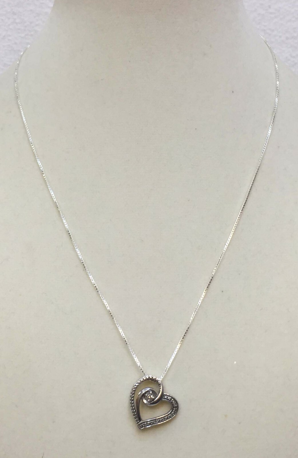 Heart Pendant w/ Diamond Sterling Silver 925 18″ Box Chain Rishi Alexander