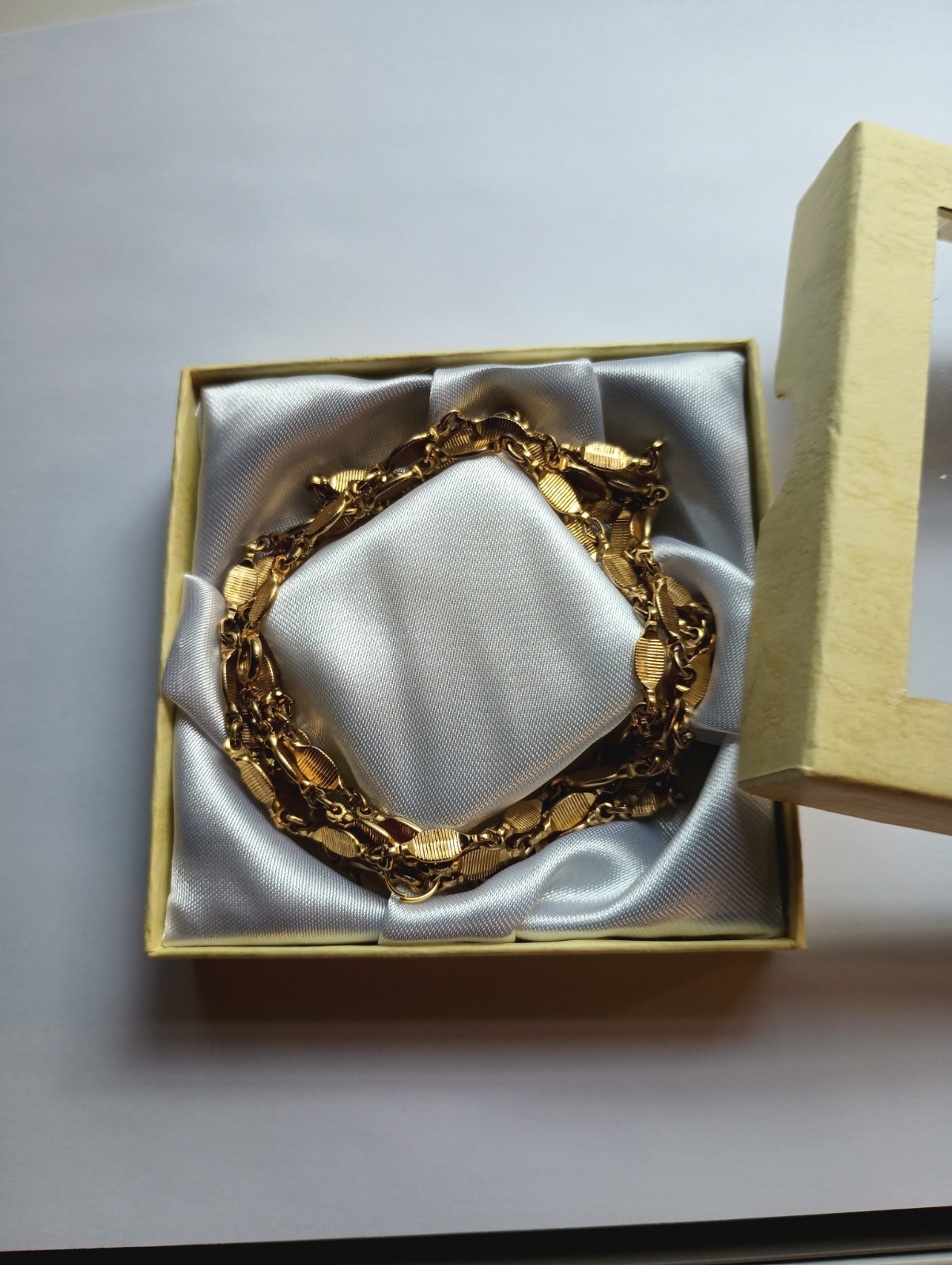 Vintage Necklace Gold Tone Chain 52 In Classic Long Jewelry or Belt