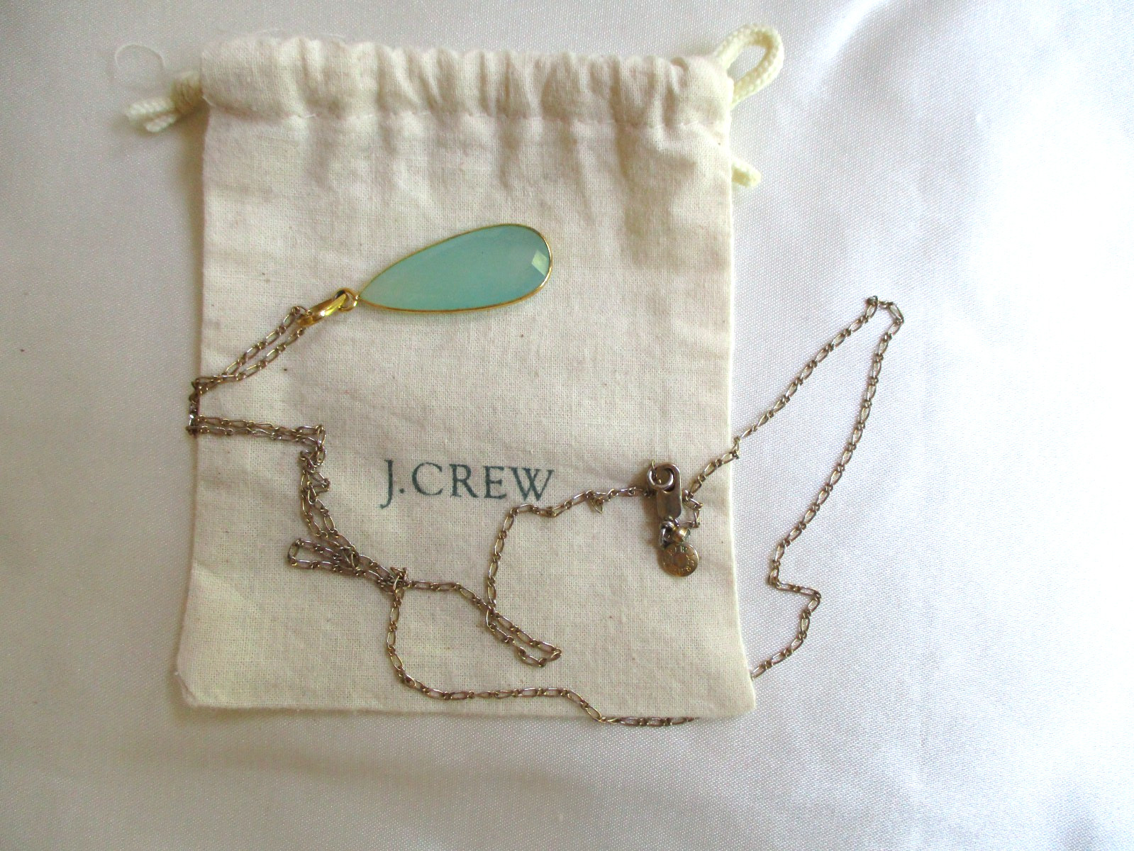 J Crew Pendant Necklace Gold tone Green Faceted Teardrop Long Chain 26″ Signed