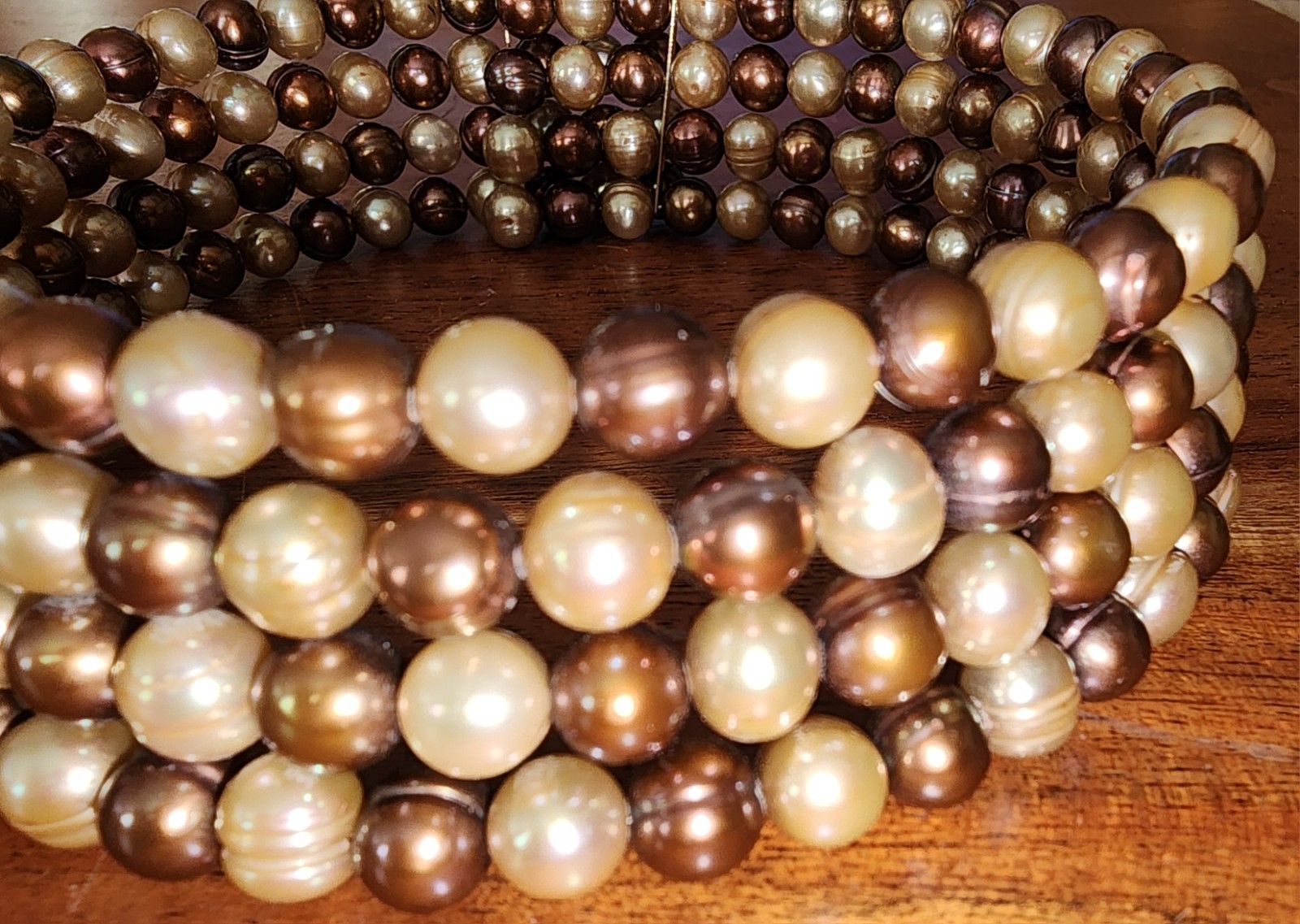 Cultured Tahitian Pearl choker. 6-7mm, Multicolored, Never worn.