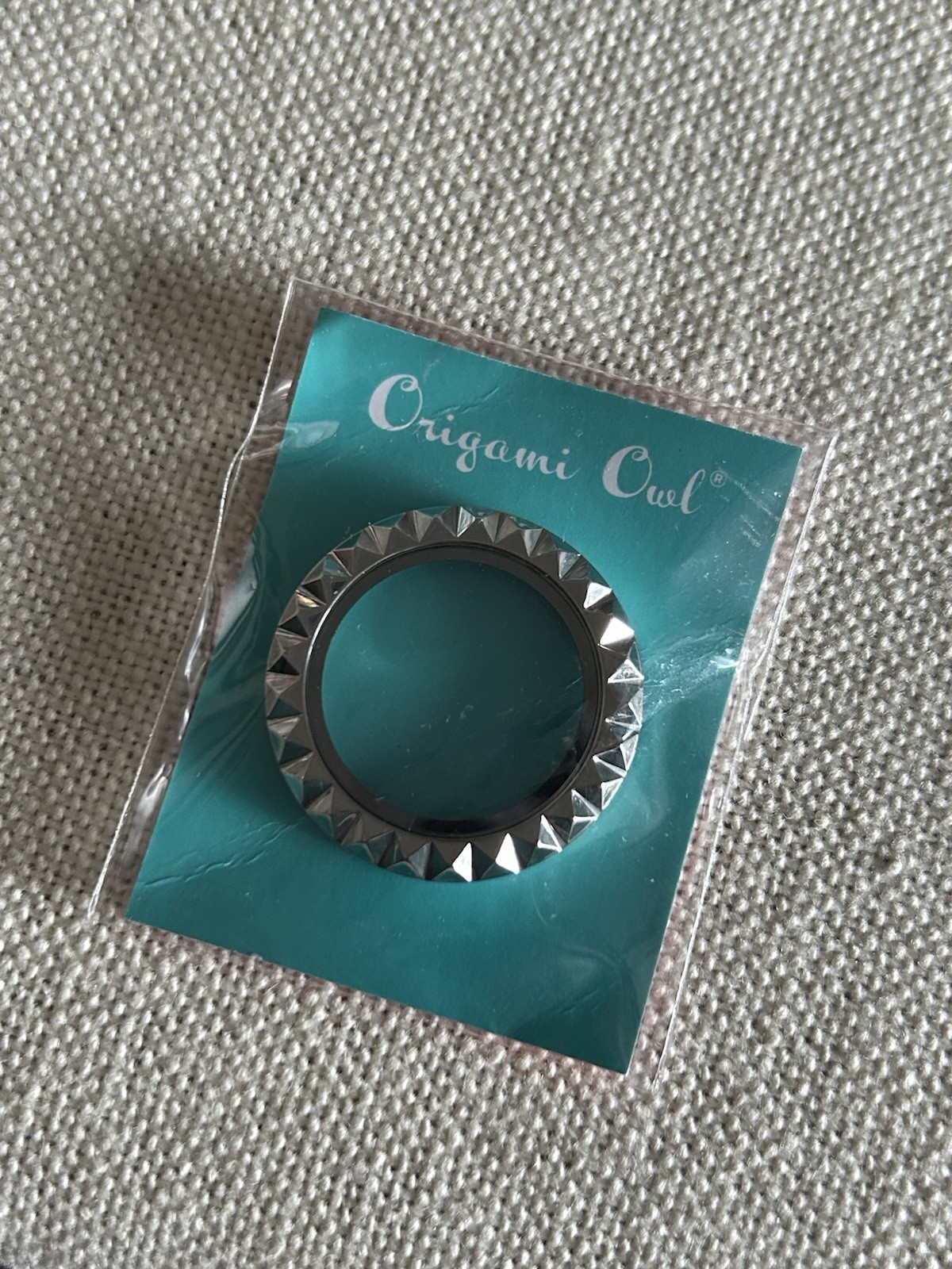 Origami Owl BZ3023 Medium Silver Studded Twist “FACE” Only “New in Package”