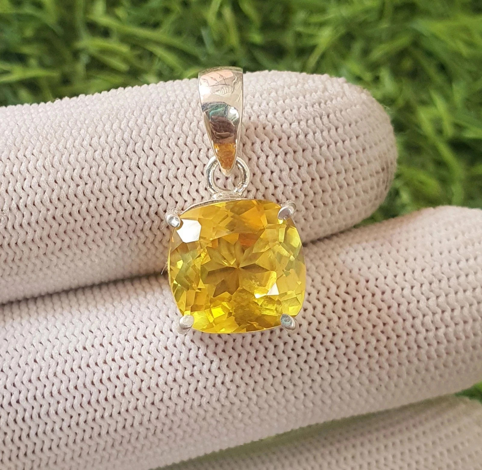 Natural 21.95 Ct Cushion Yellow Sapphire 925 Silver Pendant Gems GIE Certified