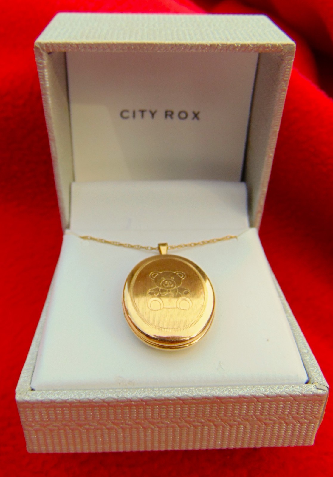 14 KARAT GOLD FILLED LOCKET ~ ENGRAVED TEDDY BEAR ~ 18″ CHAIN ~ NEW IN BOX