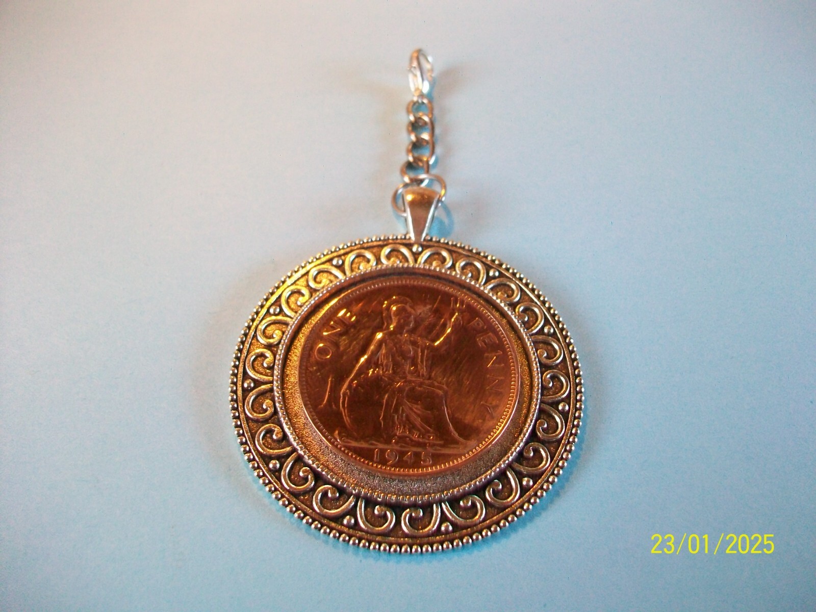 PENNY COIN – BRITANNIA – LIMITED EDITION CASED PENDANT – 1896 to 1967