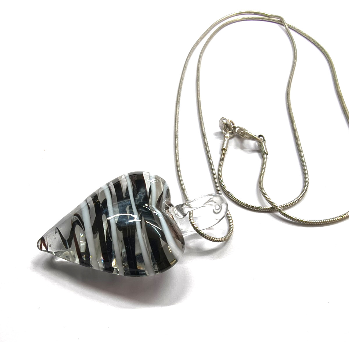 Large Black White Art Glass Heart Pendant Necklace Silver Tone Snake Chain 60cm