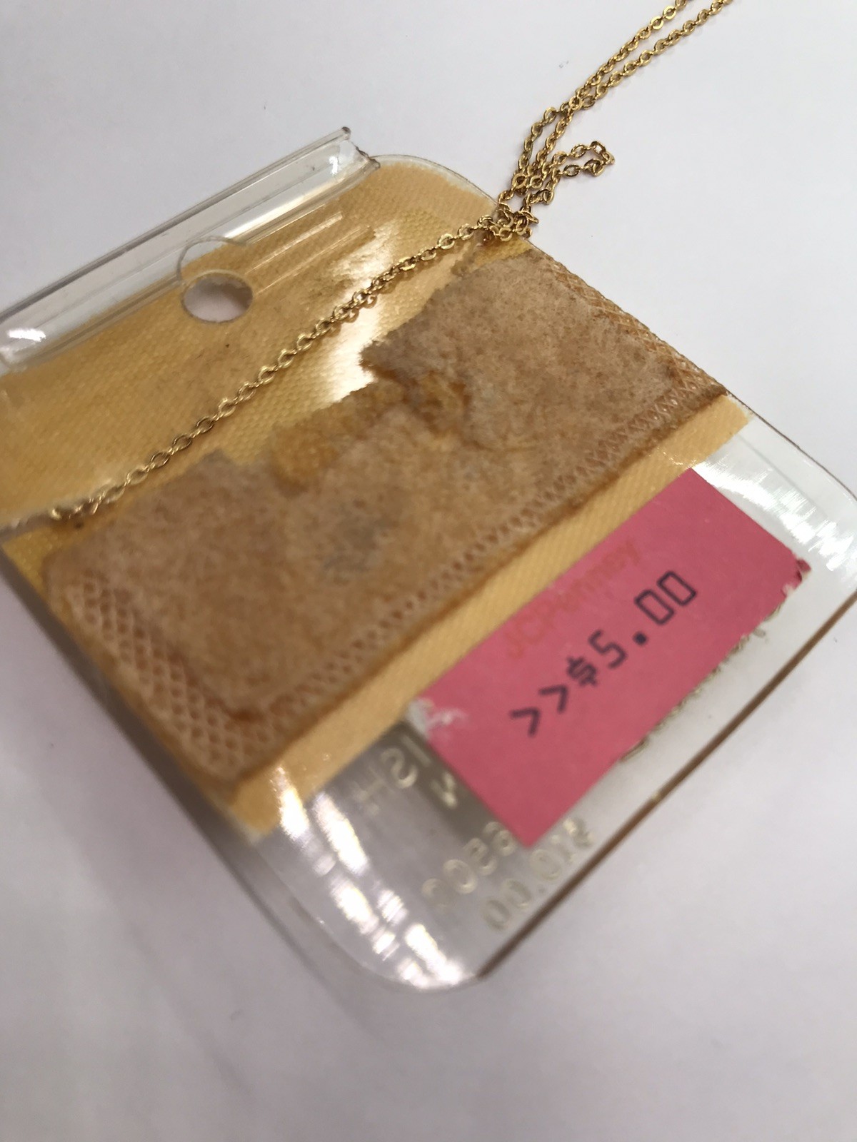 Vintage Gold Tone Photo Locket Necklace Etched Round original card