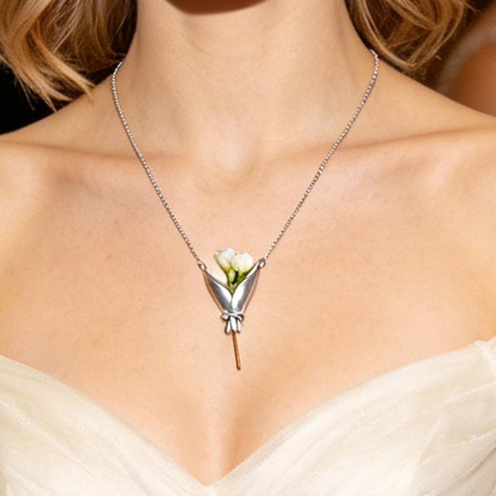 Bouquet Necklace Flower Holder Necklace Pendant Floral Vase Necklaces Gift