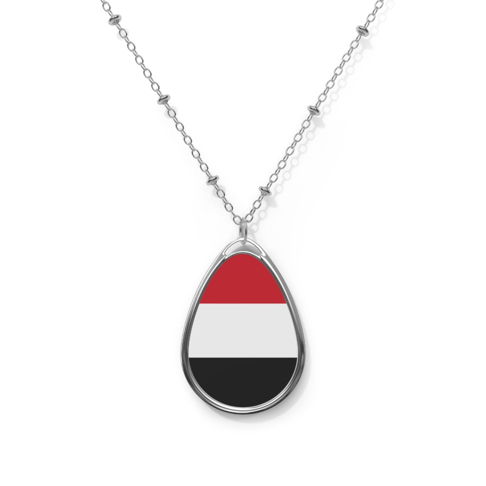 Yemen Flag Oval Necklace – Patriotic Pendant Gift – One Size / Silver