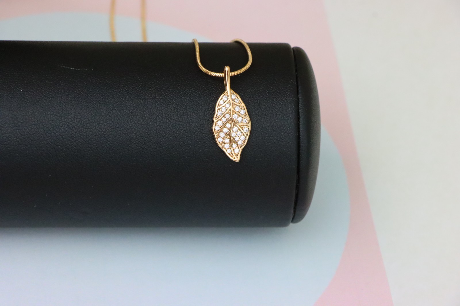 Elegant Leaf Design Rose Gold Pendant with Sparkling White Stones, XPPT1868