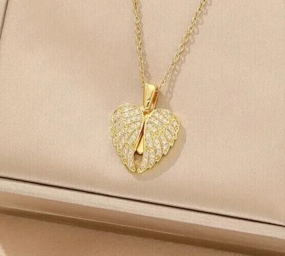 Round Cut Simulated Diamond Women’s Heart Wing Pendant In 14K Yellow Gold Plated