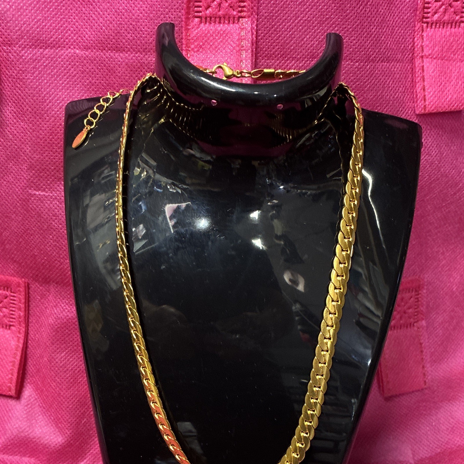 Gold Tone Metal Curb Link Chain Necklace Lobster Clasp Adjustable No Stone