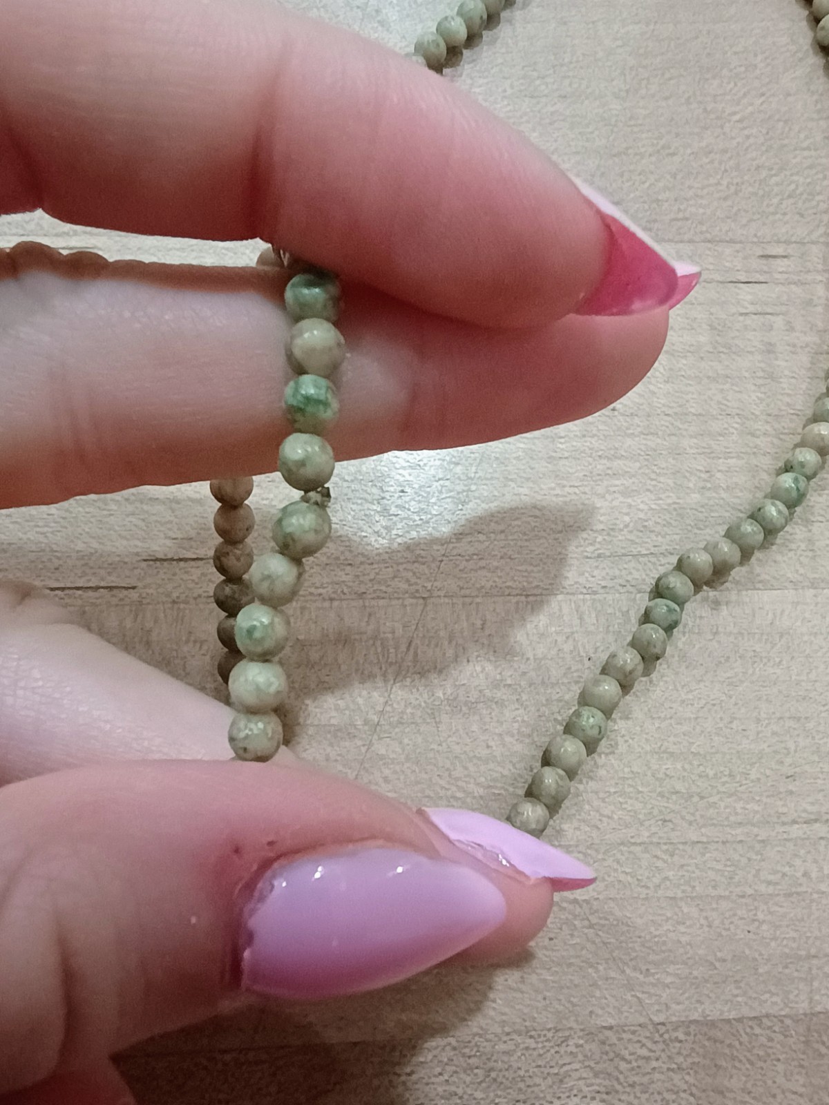 Green Round Stone Beaded Necklace Strand, Ball/Bead Chain, Undated Era