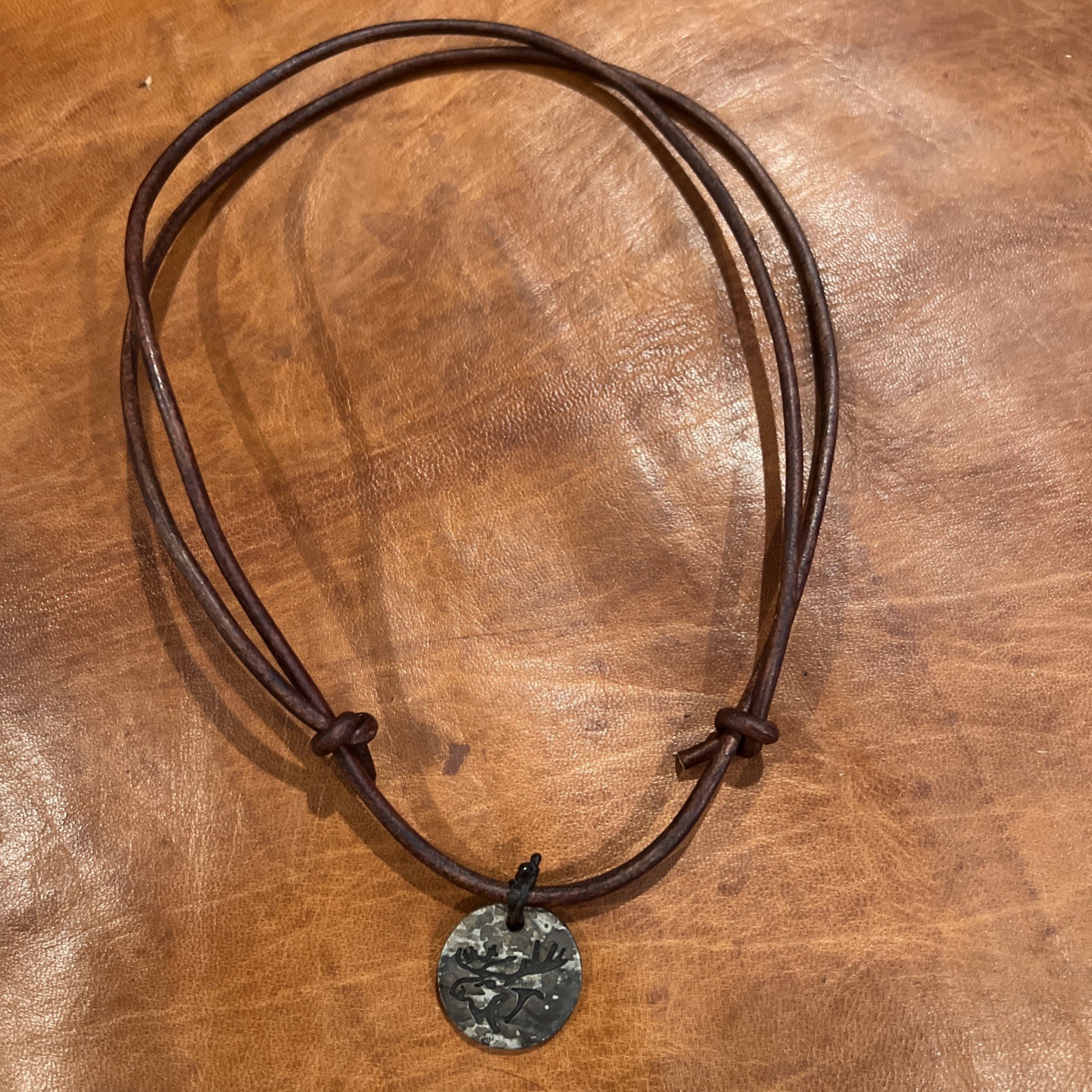 ABERCROMBIE and & FITCH Vintage Leather Necklace RARE Metal Coin Moose Pendant