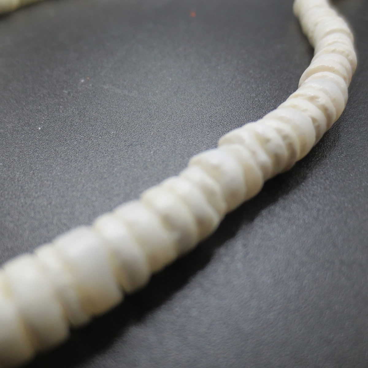 Vtg 1970s Authentic Puka Shell & Unknown Coral Bead Necklace Hawaii Surfer 17″