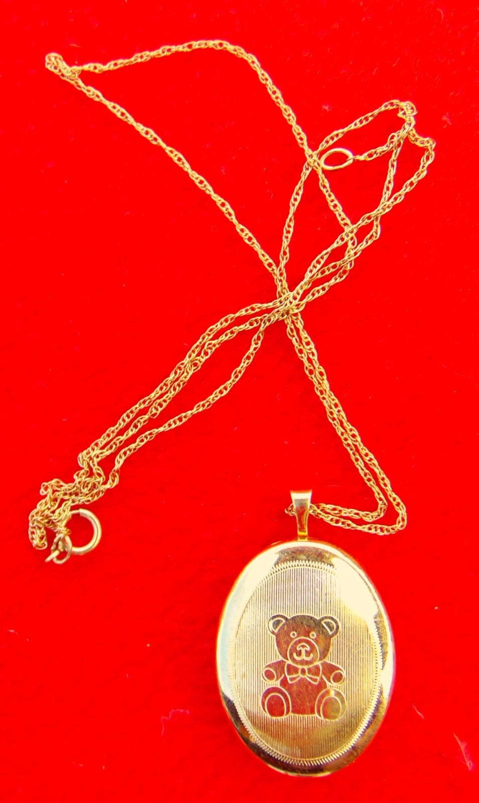 14 KARAT GOLD FILLED LOCKET ~ ENGRAVED TEDDY BEAR ~ 18″ CHAIN ~ NEW IN BOX