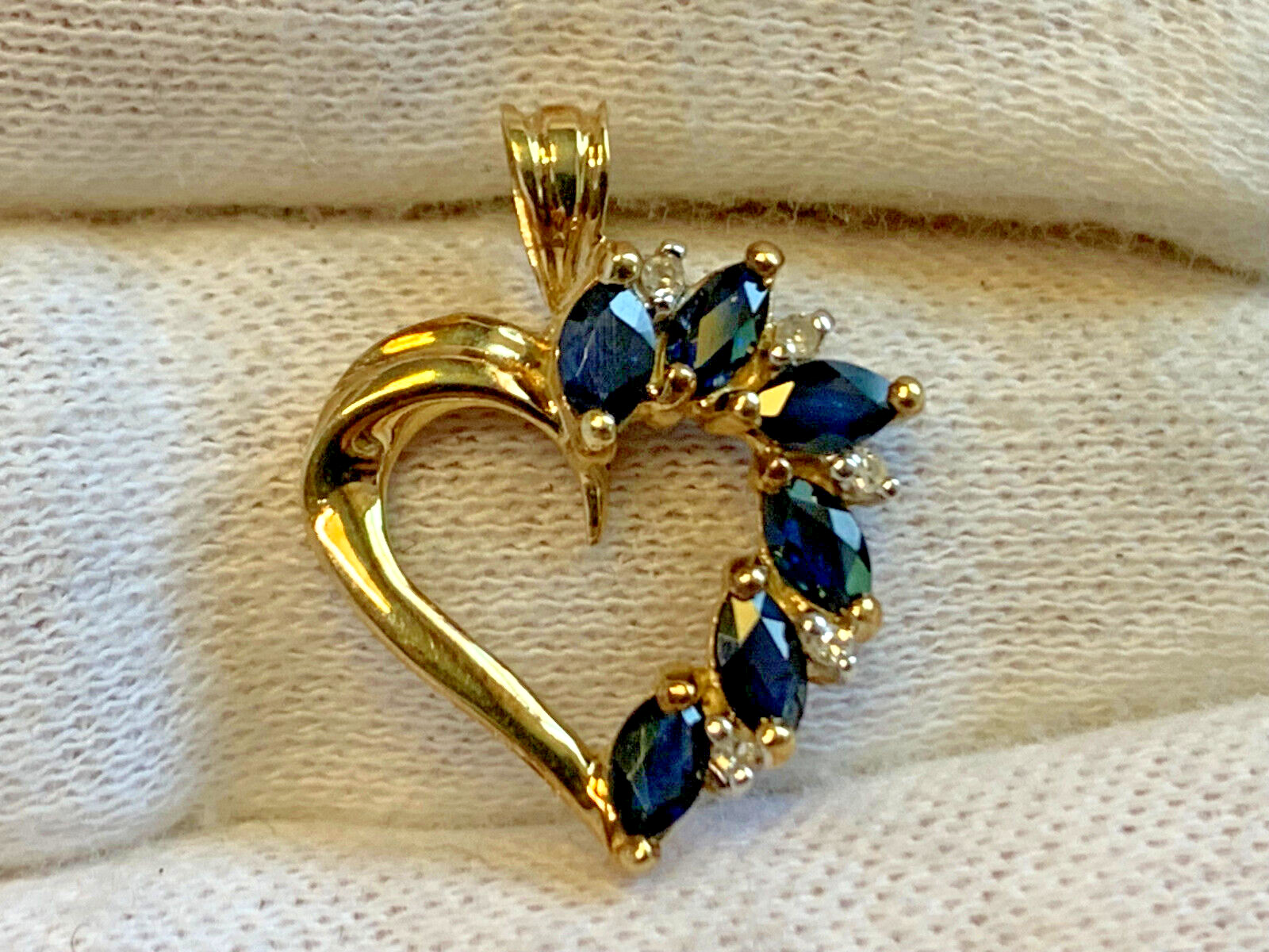 10K Yellow Gold Heart Pendant 1.87g Fine Jewelry Sapphire Color Stones *READ*