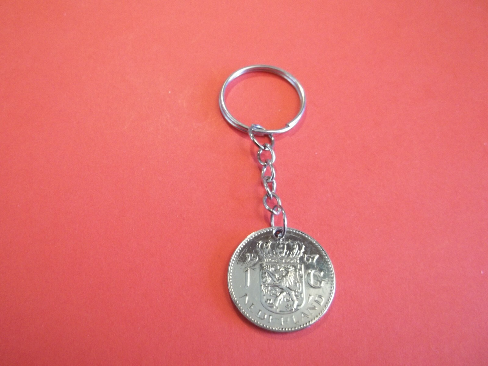 ONE (1) GUILDER COIN – NETHERLANDS – KEY RING / CHAIN – 1967 to 1980