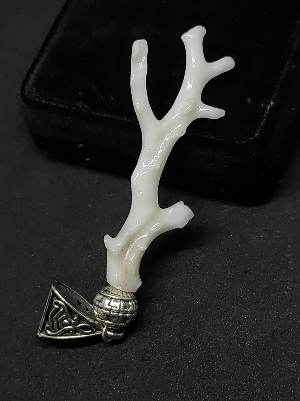 Vintage White Coral Branch Pandant – Silver-Tone Brass Bail, Coastal Jewelry