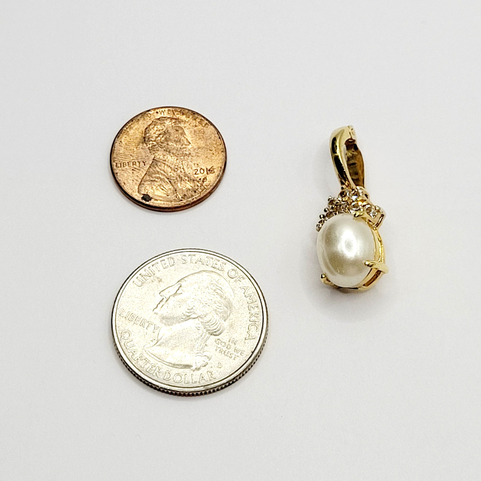 Faux Pearl Prong Set Crystal Rhinestone Crown Gold Tone Open Latch Bail Pendant
