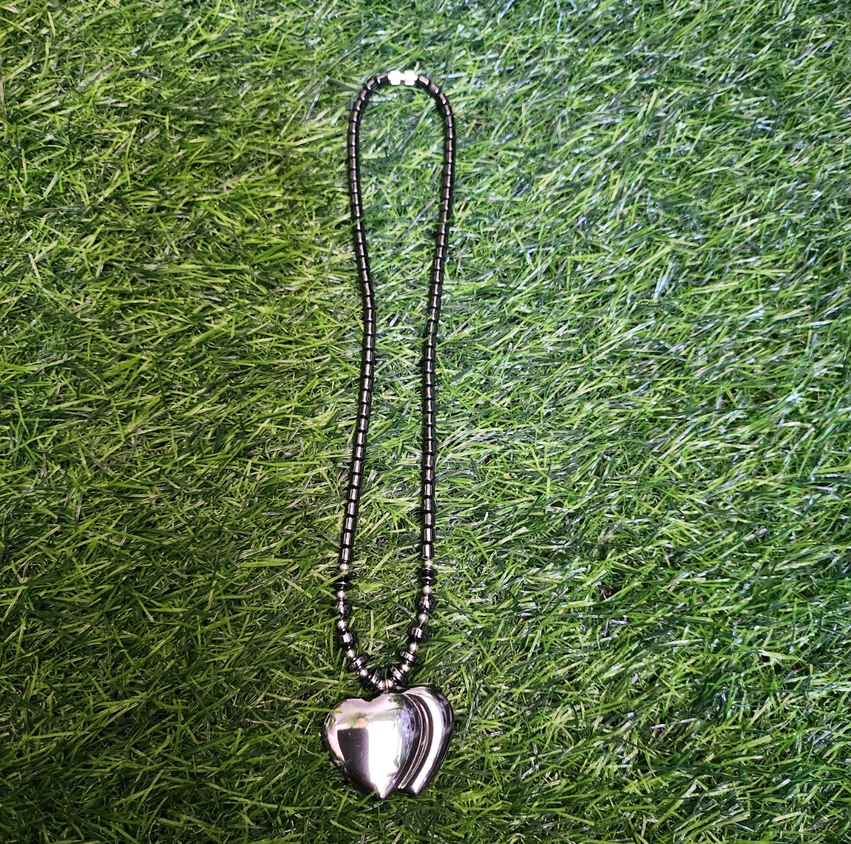 Natural Hematite Stone Double Heart Pendant Necklace Metallic Gray Beaded Chain