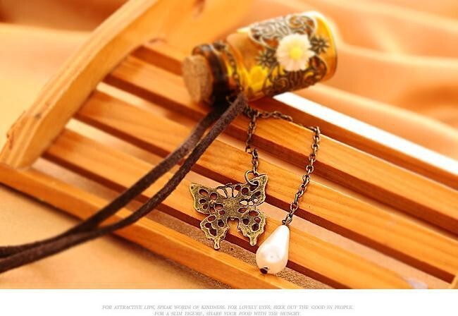 Wishing Little Retro Bottle Auspicious Pendant Butterflower Long Train Necklace