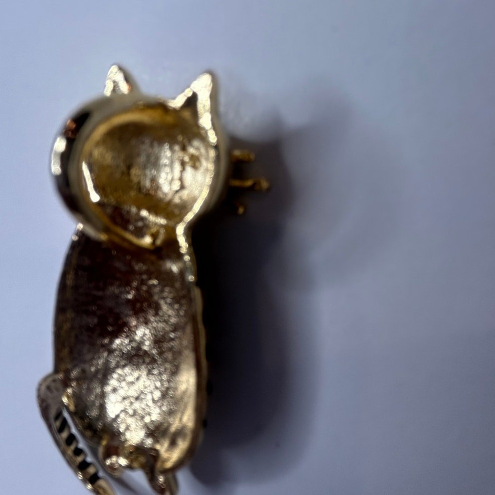 Vintage tabby cat pendant with black stripes retro whimsical