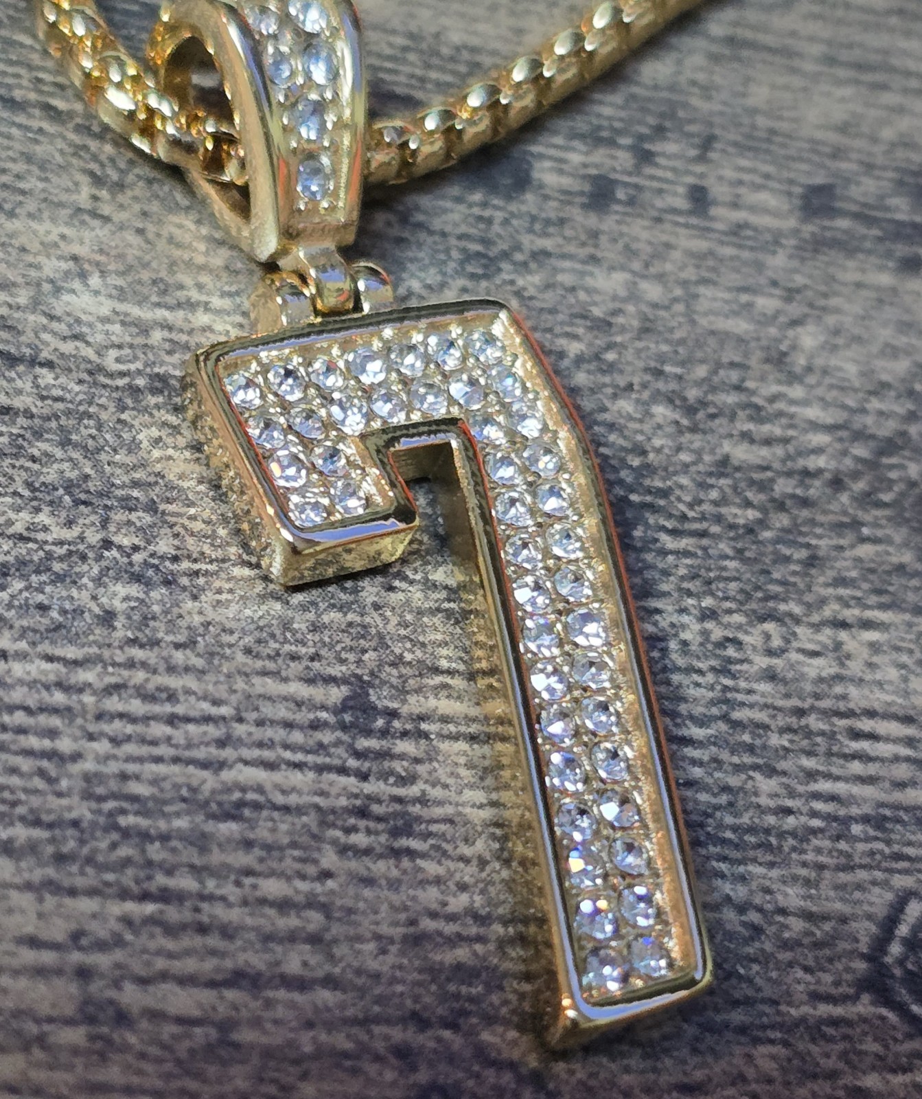 22″ #7 Stainless Steel Crystals Number 7 Pendant Box Chain Necklace Soccer Sport