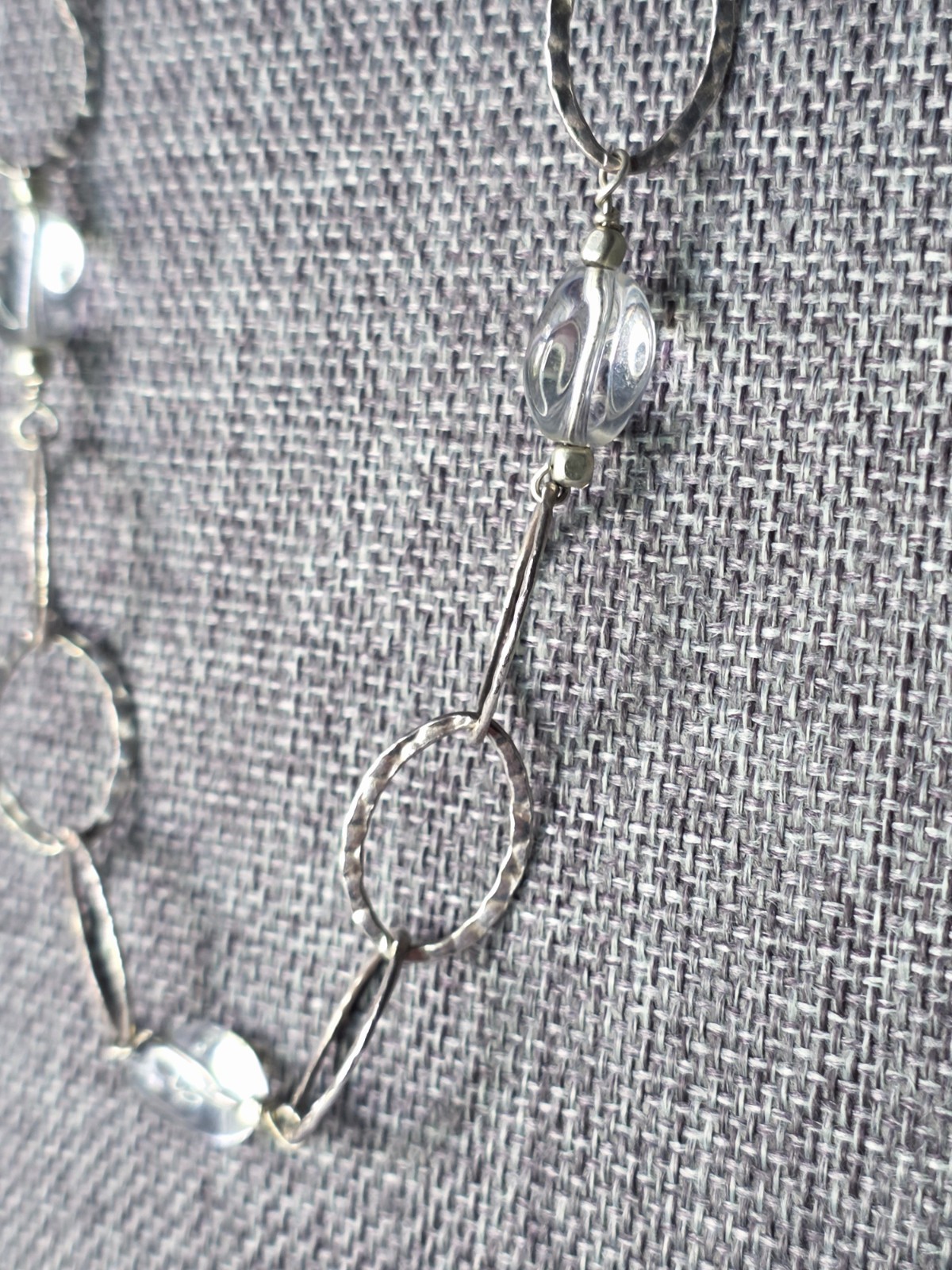 Silver Tone Hammered Oval Link Necklace Clear Beads Modern Minimalist 18″