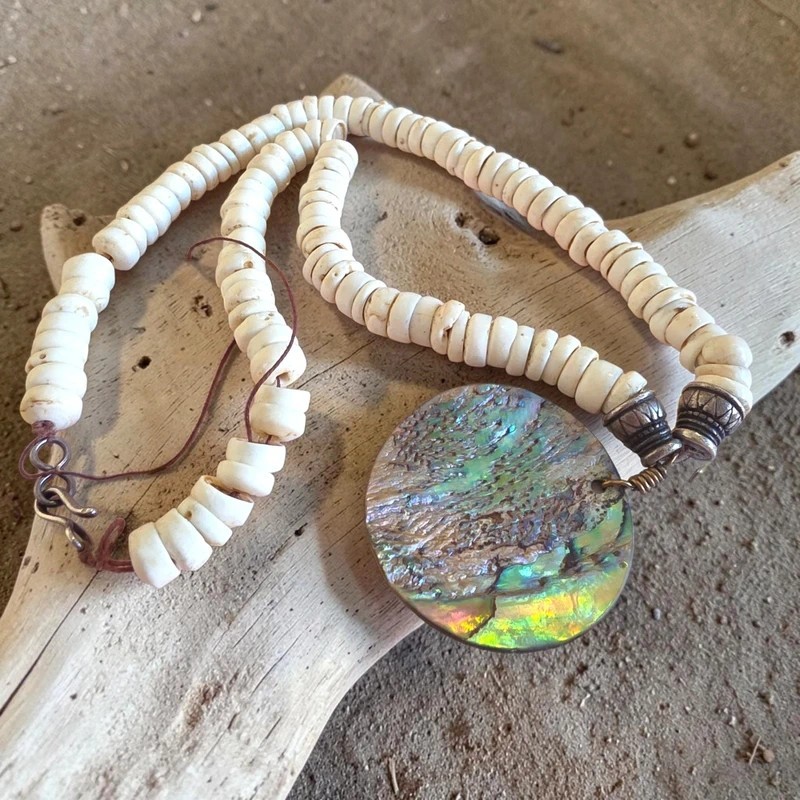 Natural Shell Bead & Mother of Pearl Necklace – 44cm Ocean Genuine Jewellery