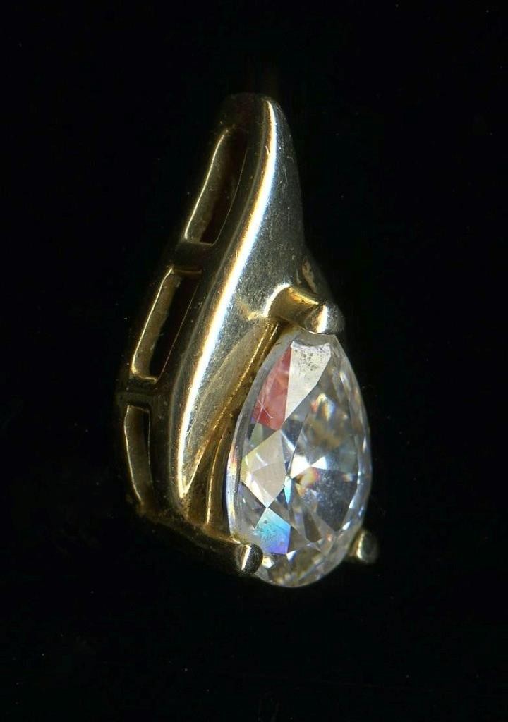 10K 1.55 Gram Solid Yellow Gold 9mm Pear Clear Crystal CZ Solitiare Pendant *IS