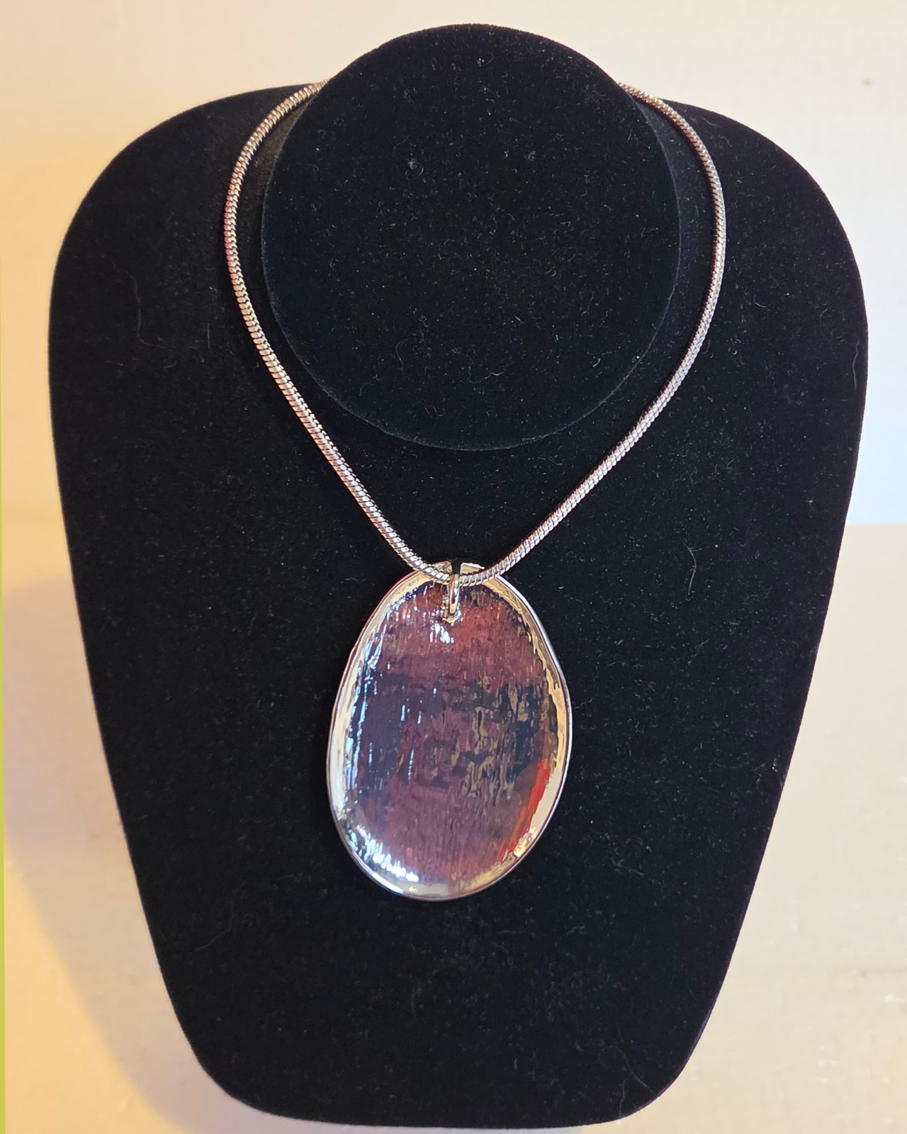 I.N.C 15″ in Silver Chainlink w/ 2.5′ x 1.5″ Silver Egg Shape Pendant Necklace