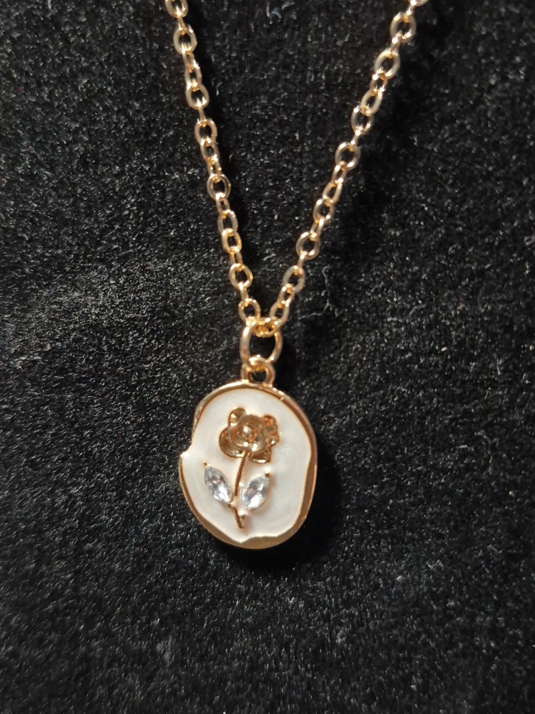 Gold Tone Rose Pendant Adjustable Fashion Necklace 15″-17″