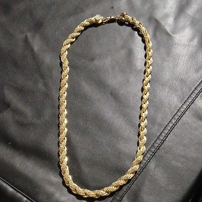 Golden twisted rope icee chain