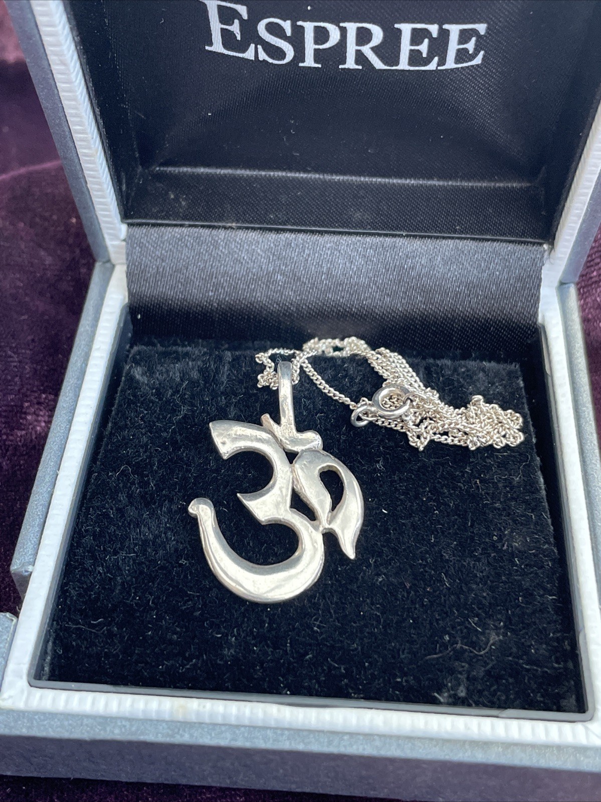 Sterling Silver Om Symbol Pendant Necklace – 46cm Chain – Yoga / Spiritual / Hin