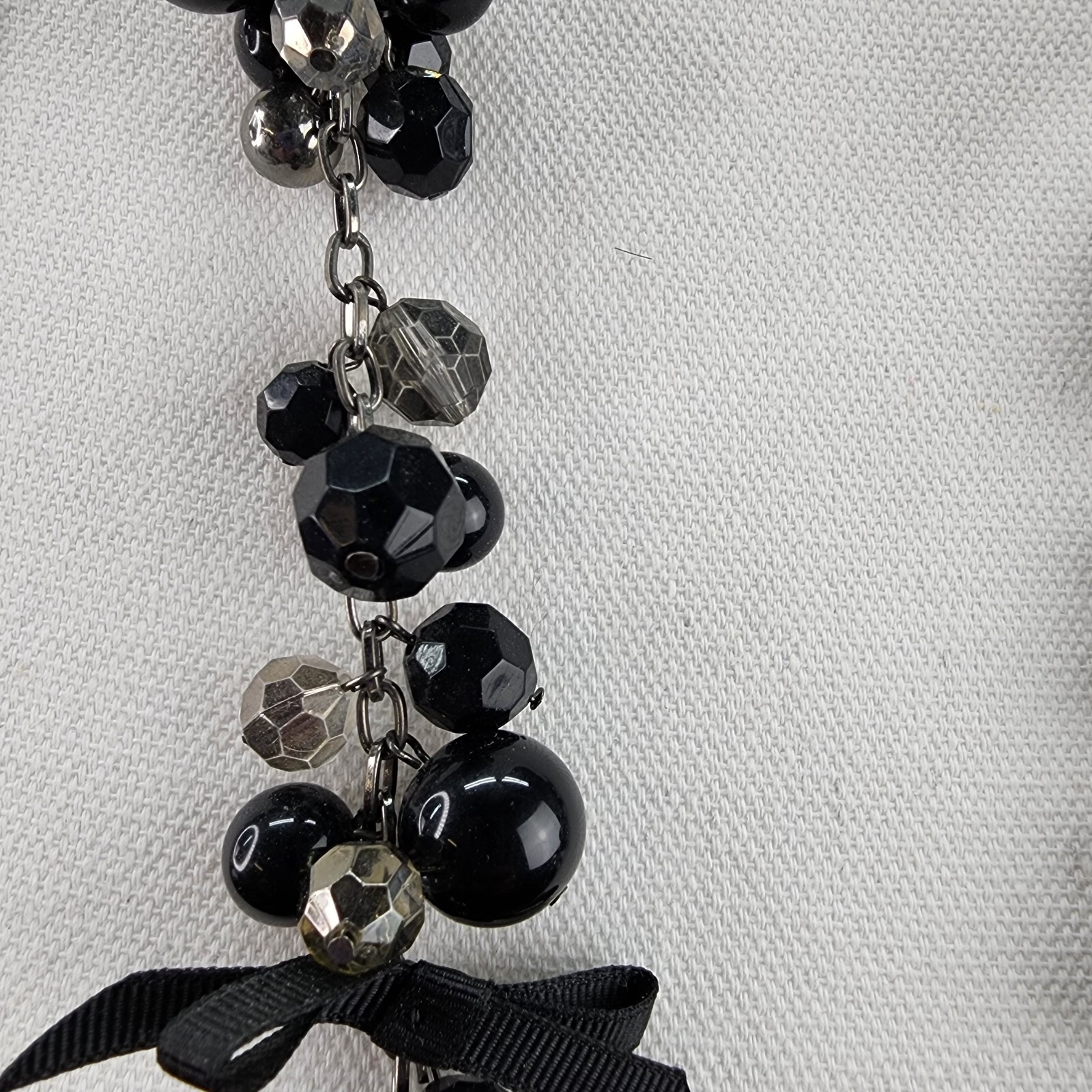 Women Fashion Jewelry Necklace 15″ Silver Metal Ribbon Bow Tie Long Black Bead