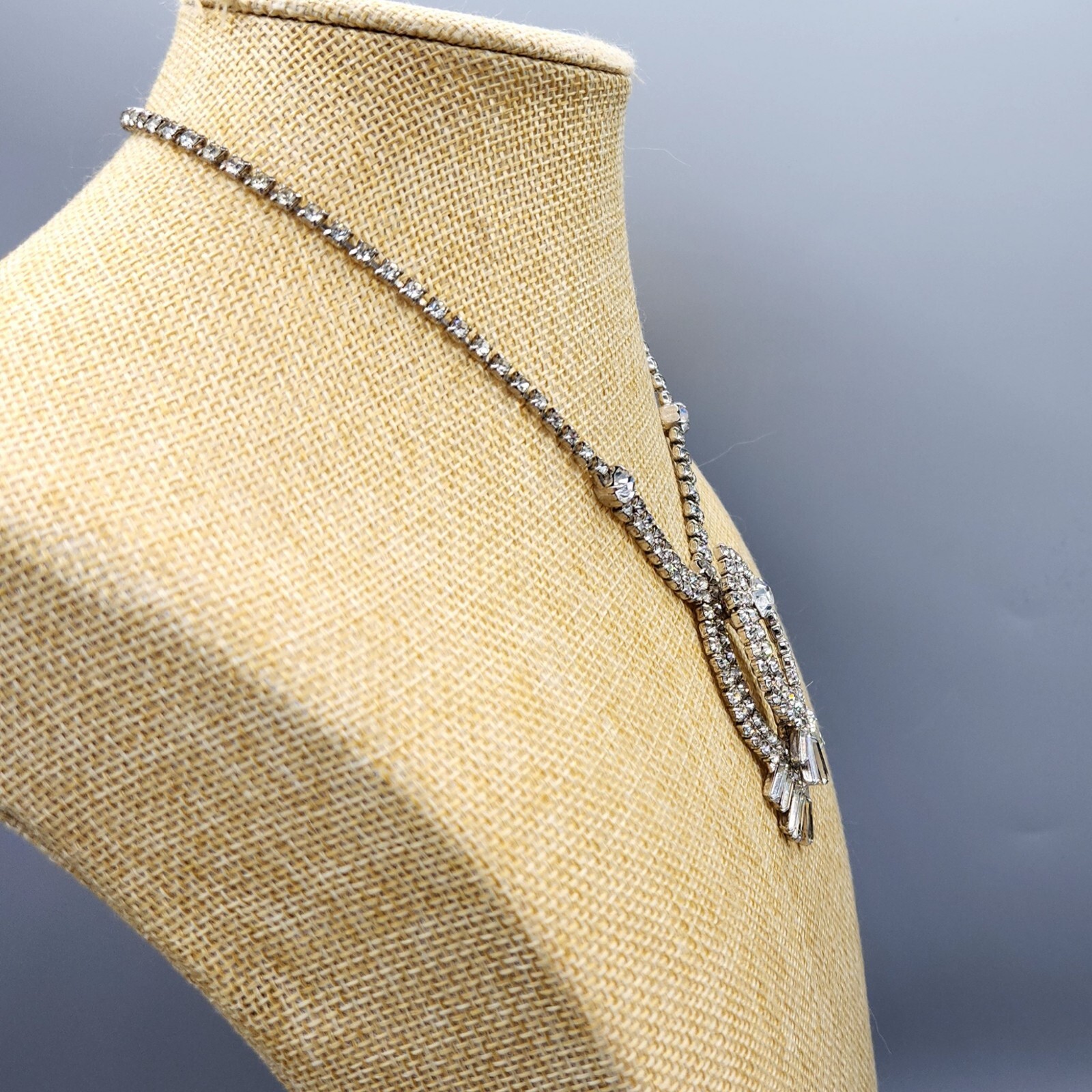Vintage Unsigned Designer Clear Baguette Chaton Rhinestone Lavalier Necklace 15″