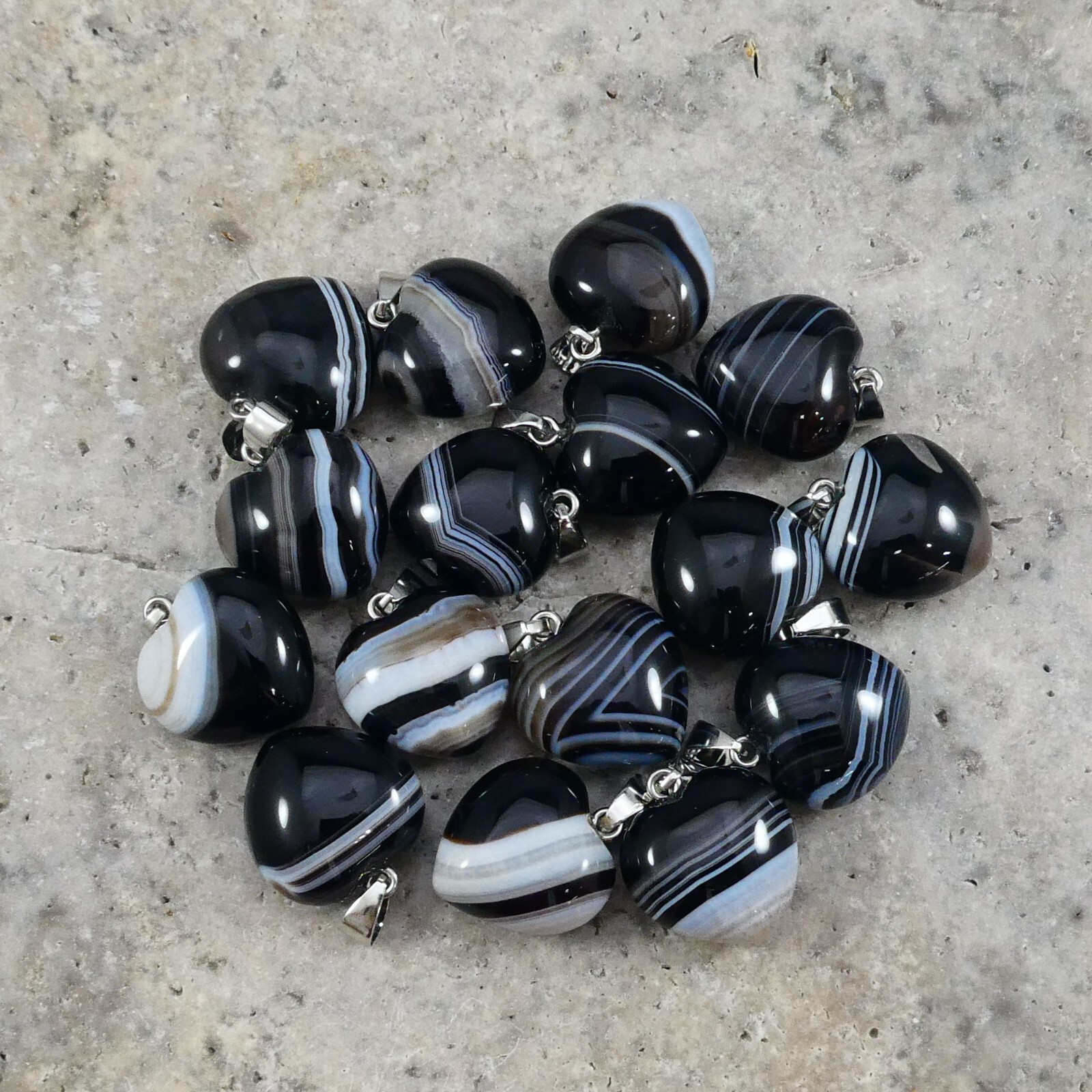 Sardonyx aka Banded Agate 20x20mm Heart Pendant (1pc)