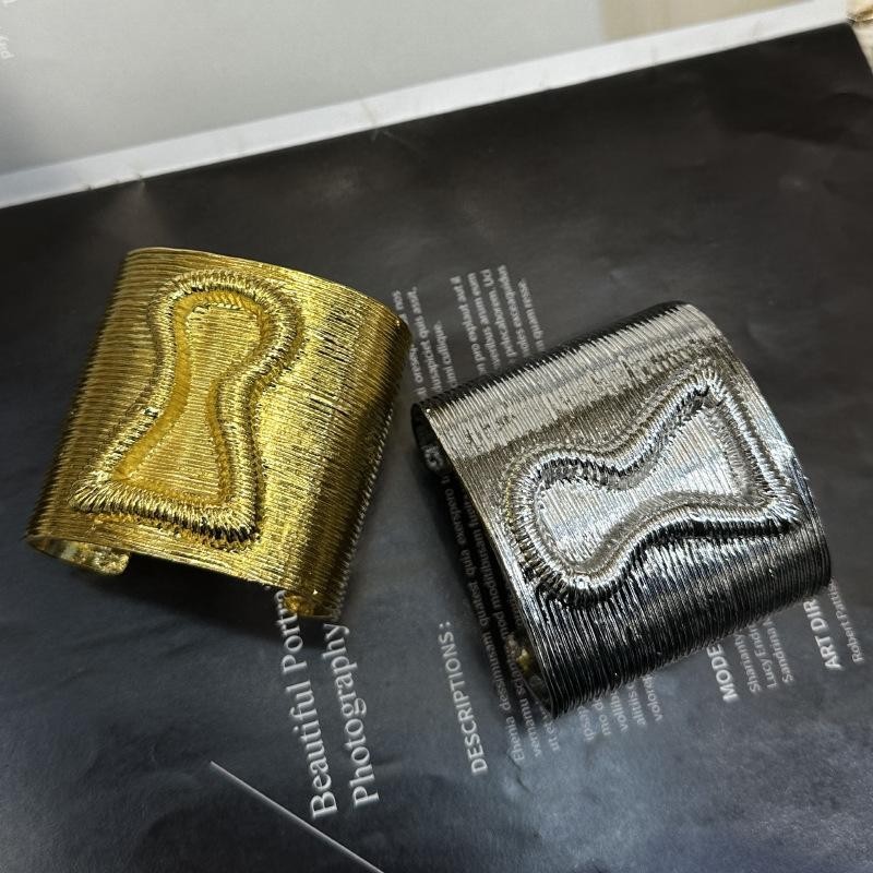 KeyHole Schiaparelli Inspired 3 In Gold Cuff Fits 6.5-8.5 Inch Wrist