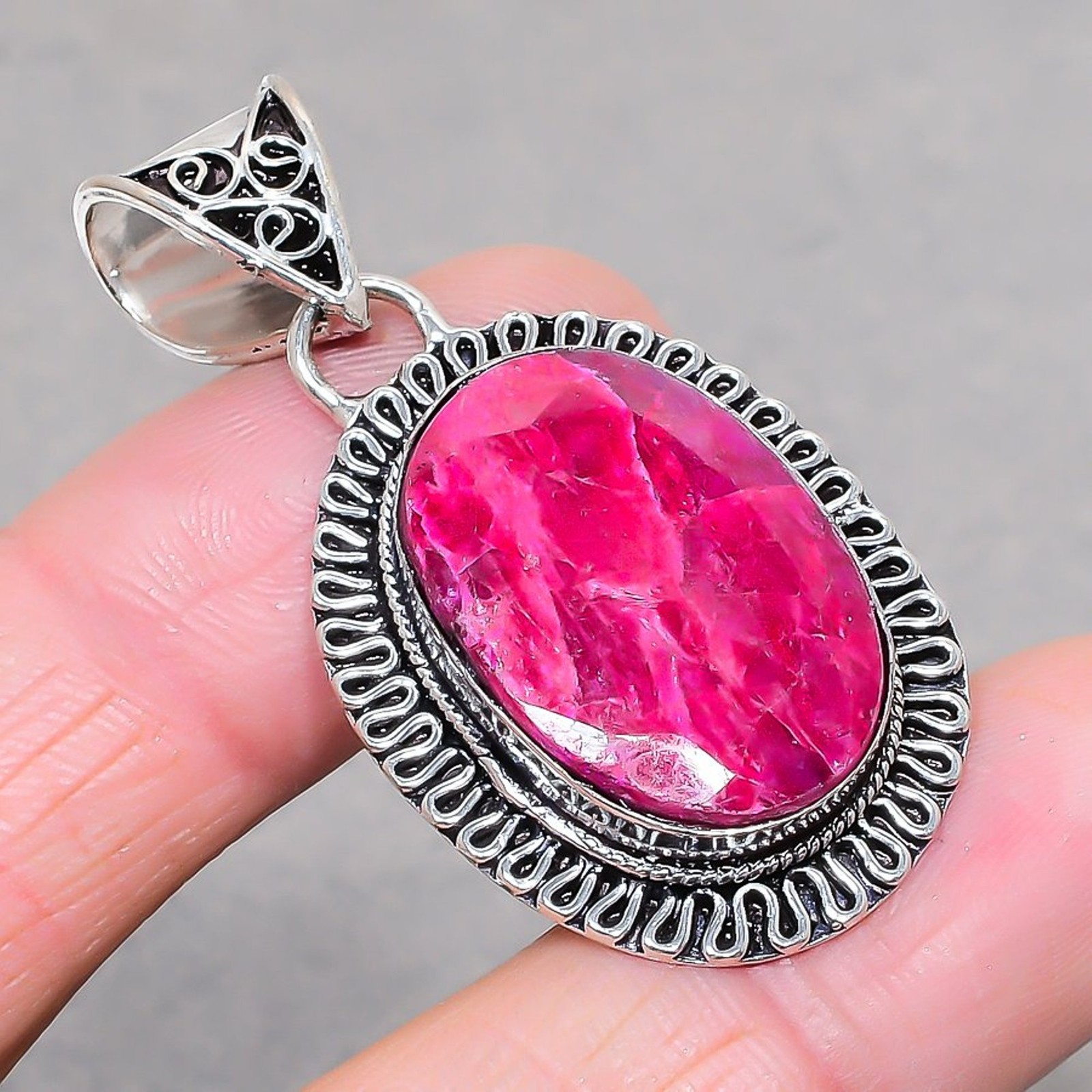 Faceted Kashmir Rubi Oval Shape Gemstone Vintage Jewelry Pendant 2.1″ SR 3345