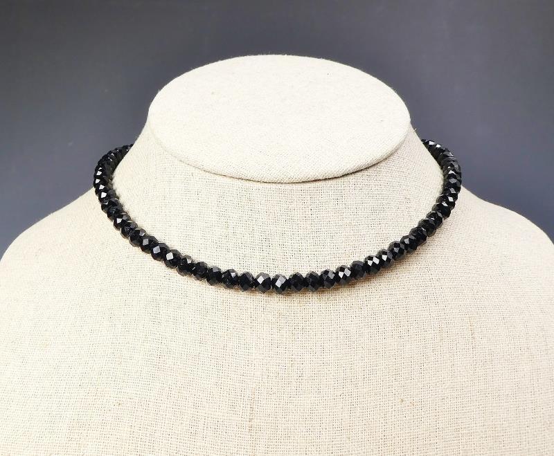 Boho Minimal Chic Sparkling Small Faceted Black Crystals Beads Choker Necklace
