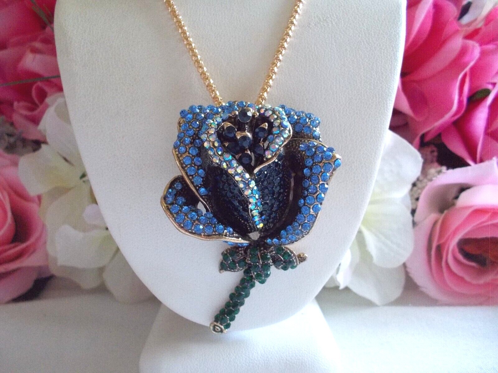 BETSEY JOHNSON SHIMMERING BLUE 3D ROSE PENDANT NECKLACE/BROOCH