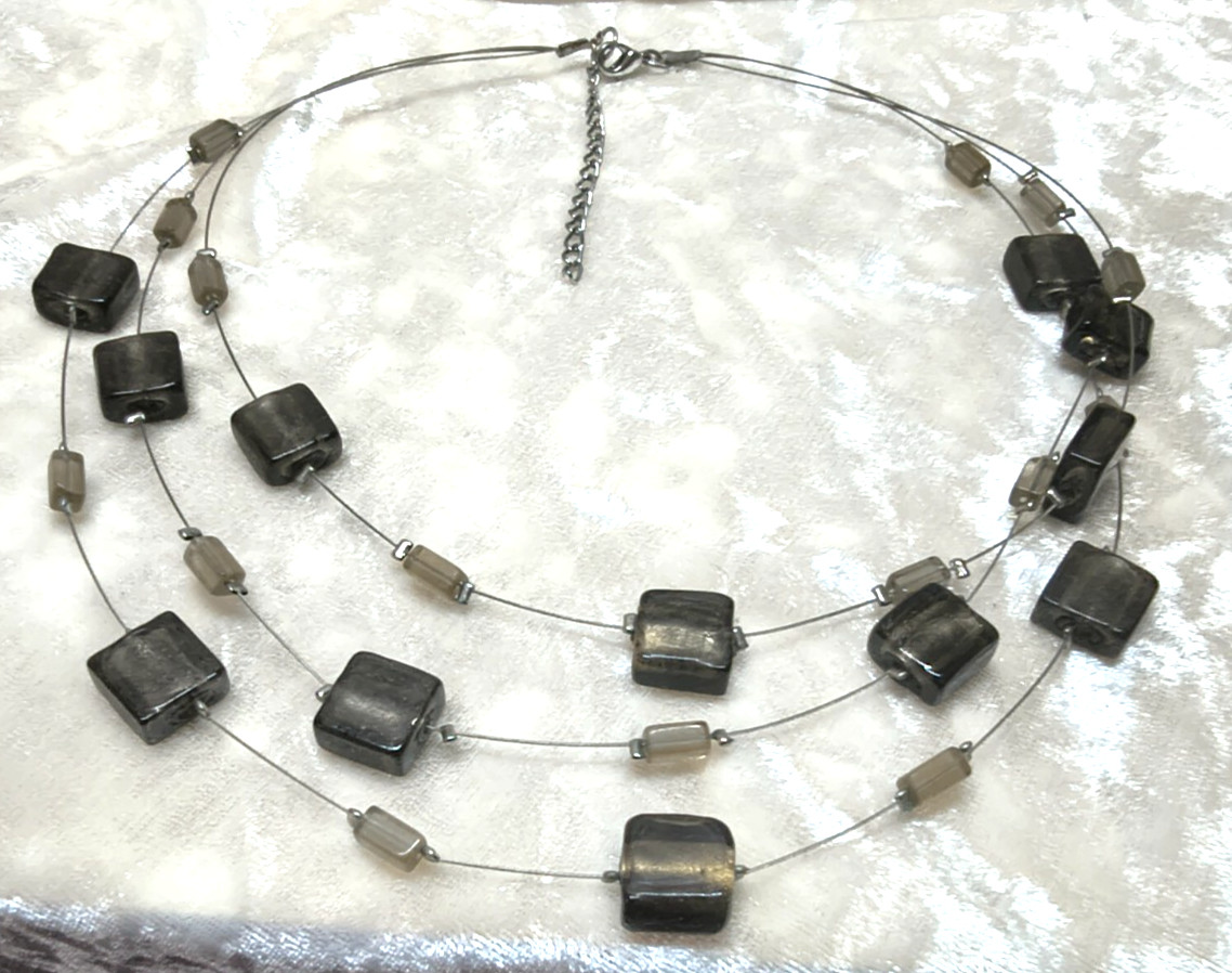 Avon Triple Strand Floating Bead Necklace Grey Glass Wire Collar 40-46cm