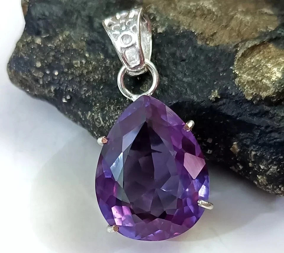 Natural 28.55 CT Color Change Alexandrite Certified Gemstone Pendant 925 Silver