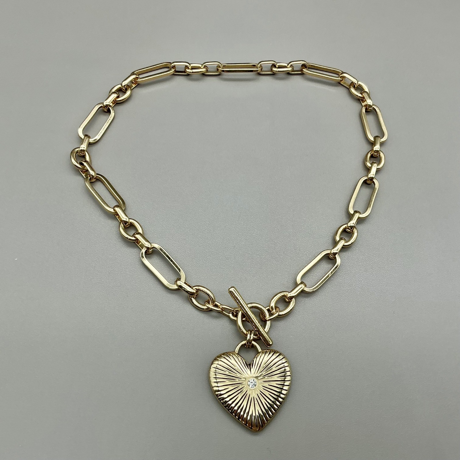 Gold Tone Heart Pendant Paperclip Chain Toggle Necklace Rhinestone 18-20in