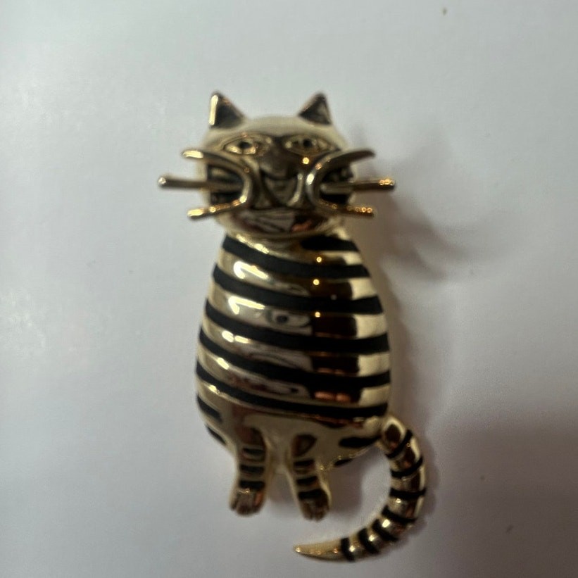 Vintage tabby cat pendant with black stripes retro whimsical