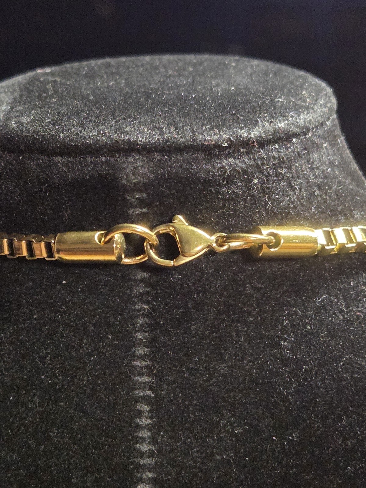 23″ Gold Tone Venetian Box Chain Necklace 1/8″ Wide Lobster Clasp