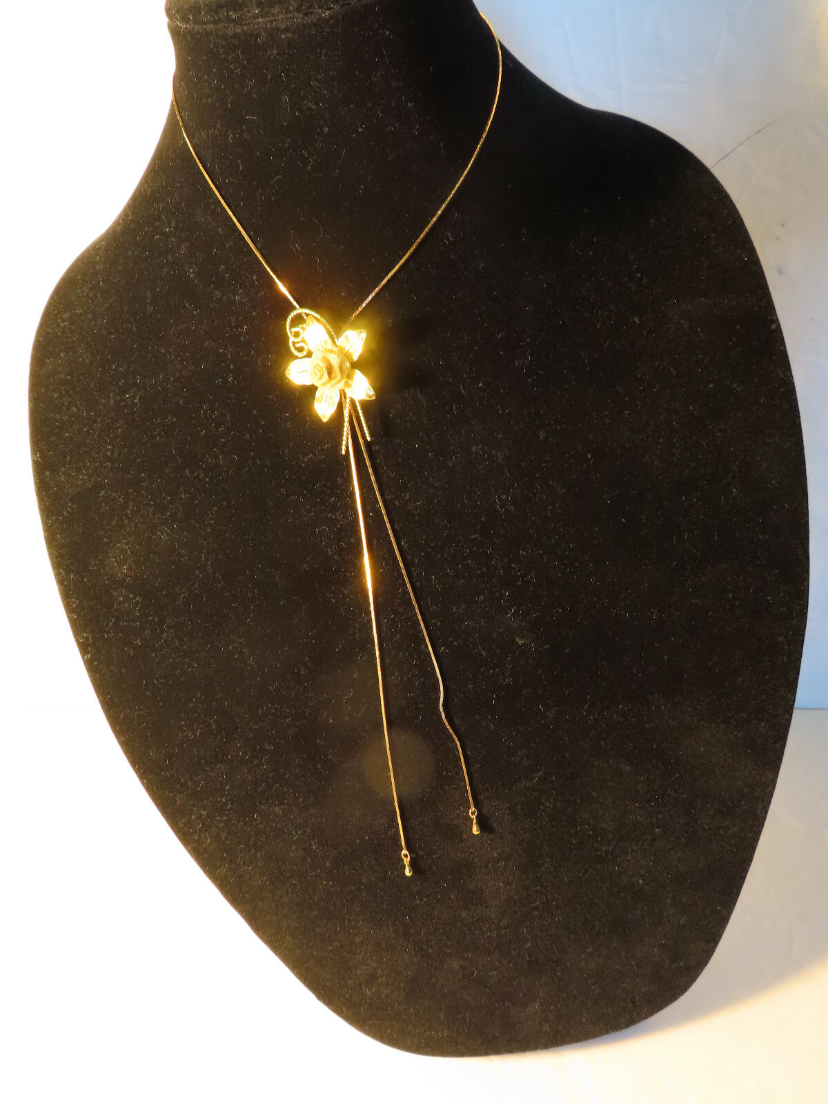 Gold Plated Adjustable Chain Necklace with Flower. FREE SHIPPING IN USA