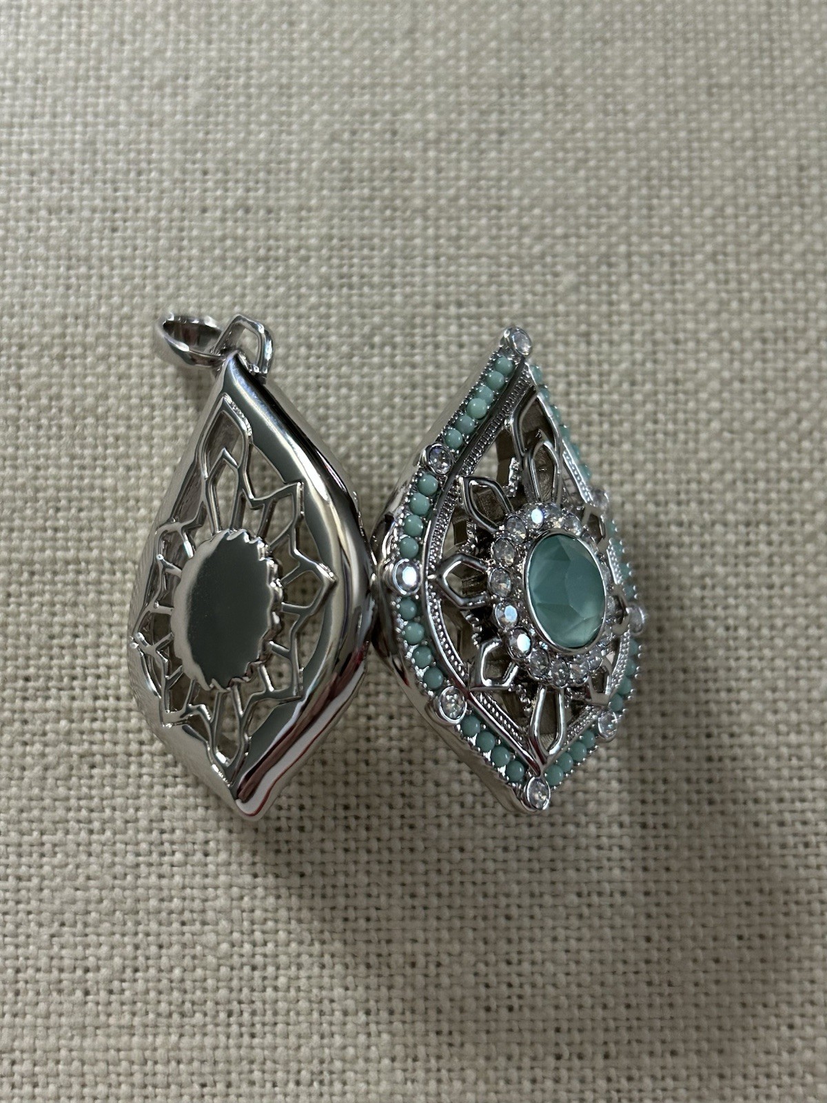 Origami Owl LK1081 Mint Green Moroccan Hinge Locket w/02 Jewelry Bag “New”