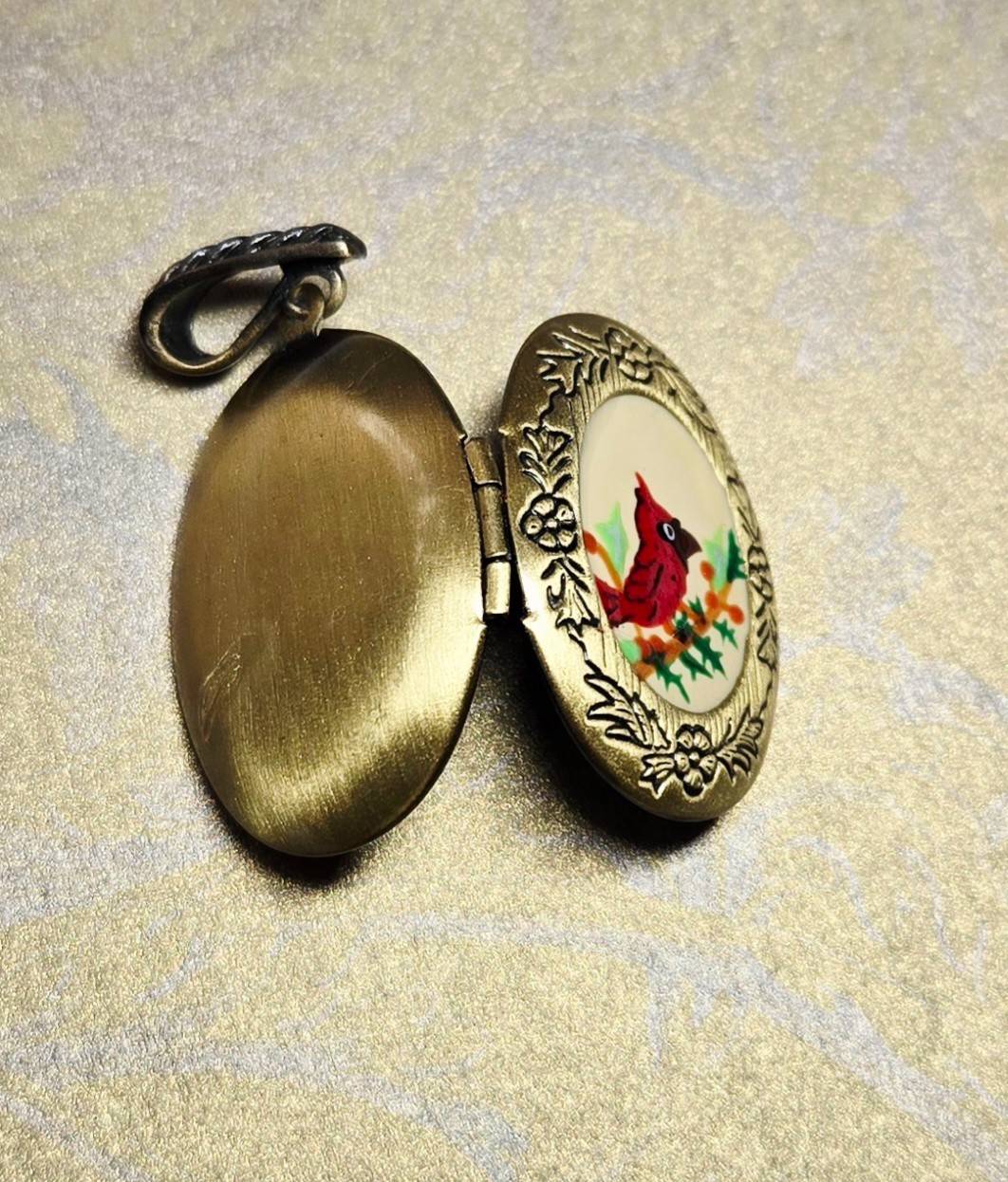 Red Cardinal Bird Oval Locket Pendant Necklace Vintage Brass Photo Keepsake Gift