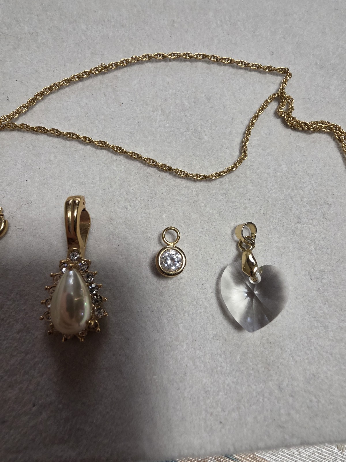 Lot of 3 Pendants Crystal and Pearl with 18 Gold Tone Chain Necklace One Roman